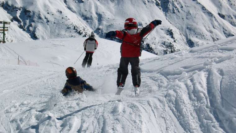 „Jeżdżę z głową” – startuje tegoroczna edycja projektu narciarskiego dla dzieci