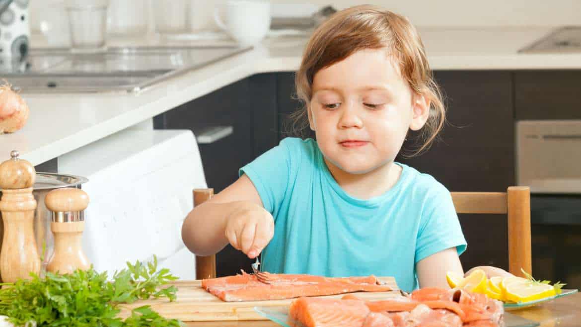 Dlaczego aktywne dzieci powinny spożywać ryby?