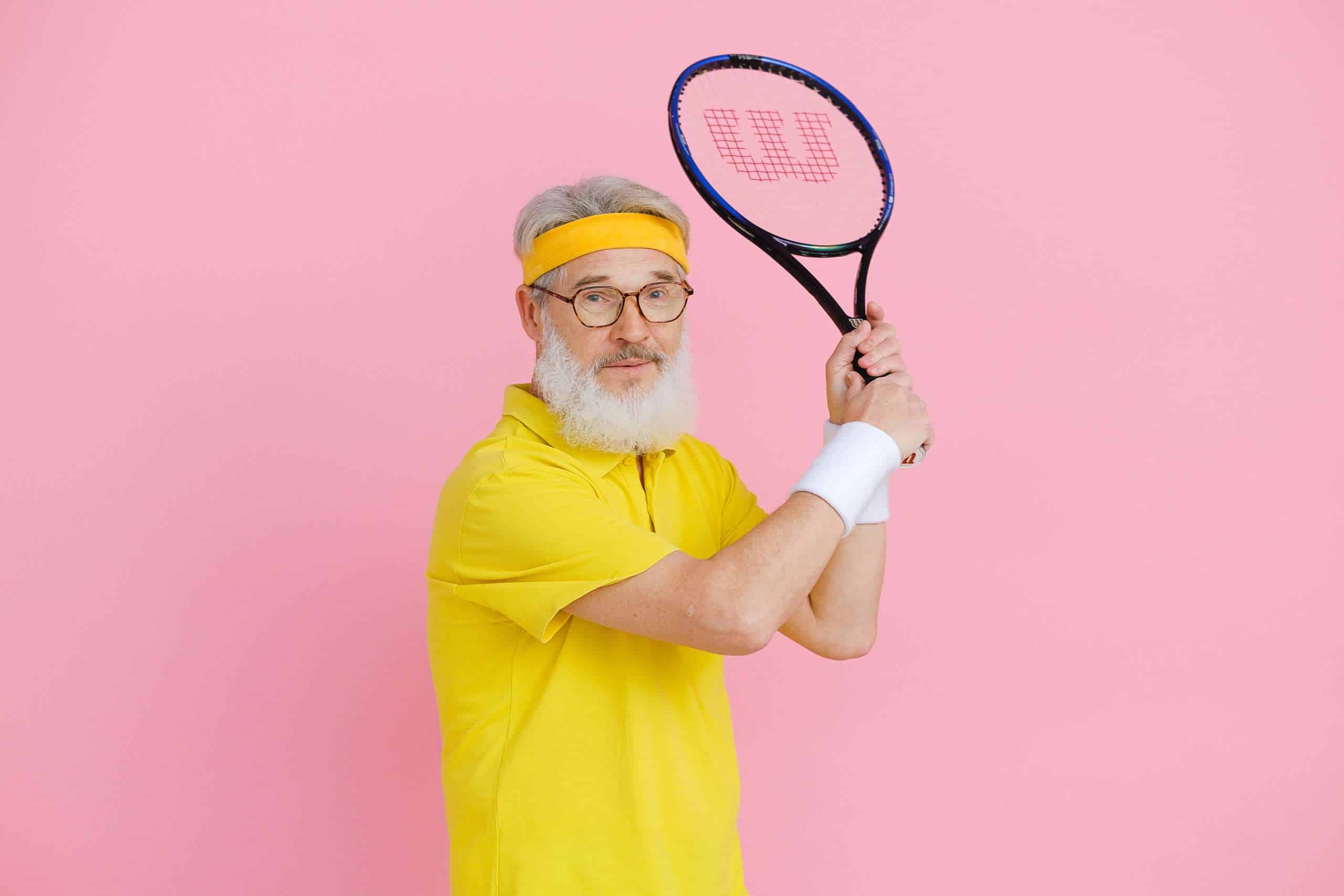 Jak regularna gra w tenisa wpływa na organizm seniora?