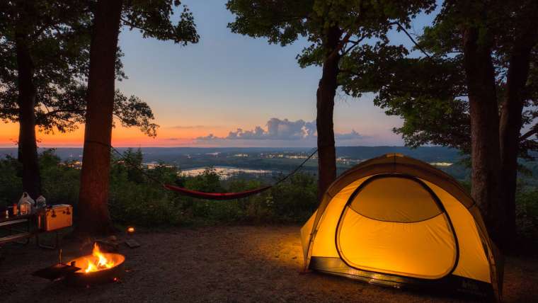 Co spakować na rodzinny camping?