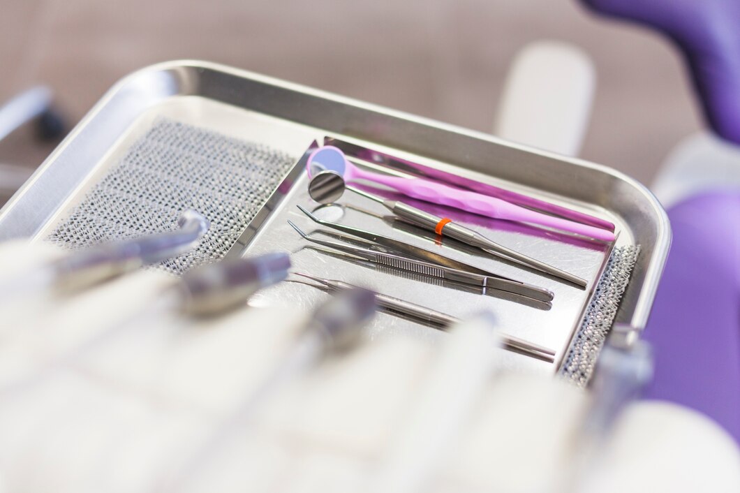 Czy zestawy diagnostyczne to podstawa wyposażenia każdego gabinetu stomatologicznego?
